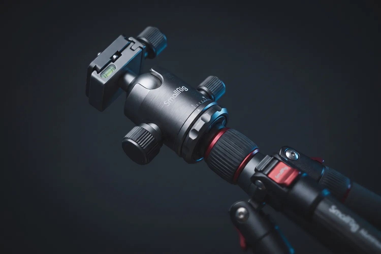 Close-up of the SmallRig CT-10's ball head and leg lock